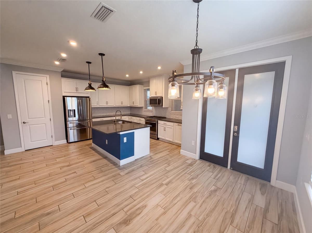 13720 STEVENSON LANE — photo 9 of 43