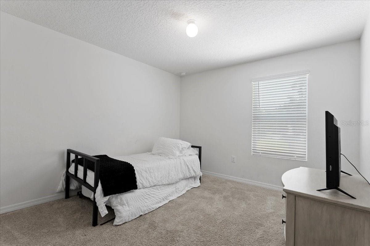 22885 197TH PLACE — photo 32 of 40