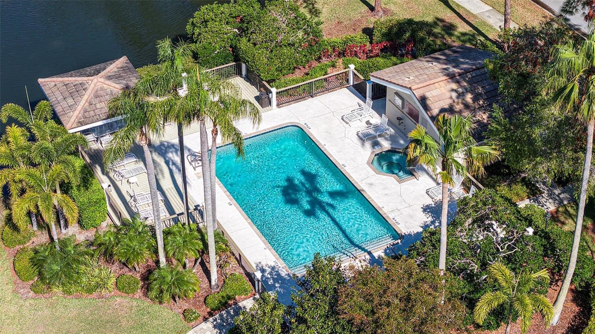 4060 PENSHURST PARK — photo 32 of 50