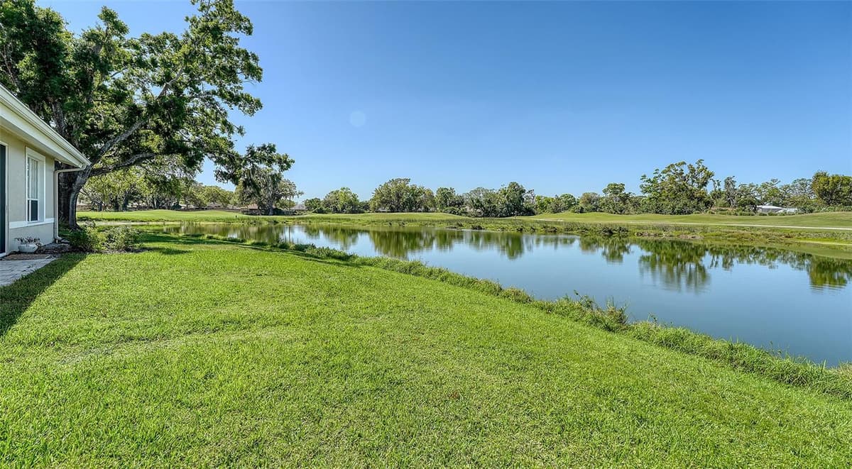 4060 PENSHURST PARK — photo 17 of 50