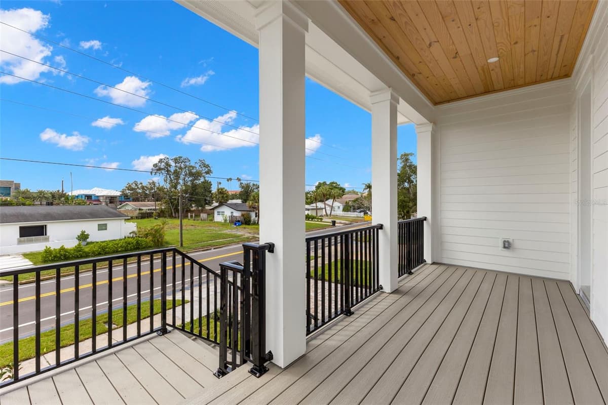 3534 OVERLOOK DRIVE — photo 4 of 52