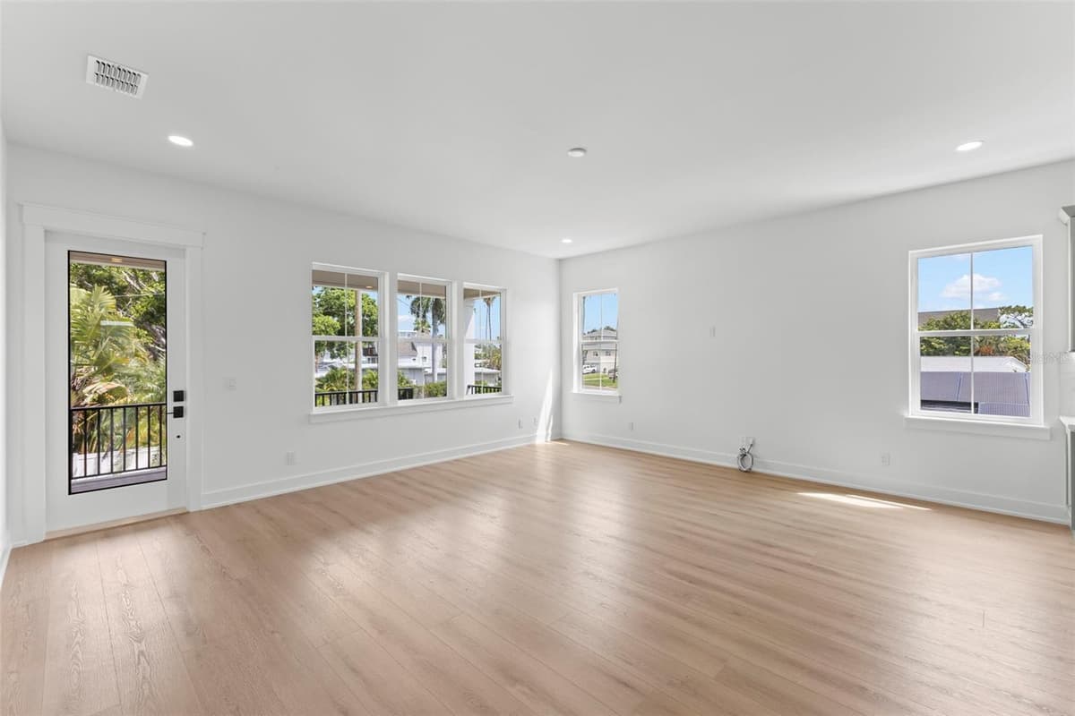 3534 OVERLOOK DRIVE — photo 18 of 52