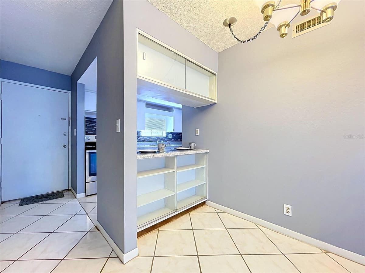 7907 SABAL DRIVE — photo 10 of 45