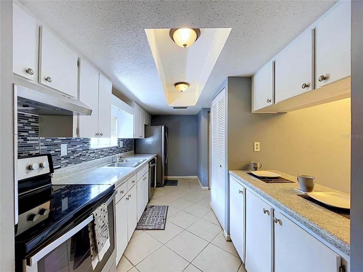 7907 SABAL DRIVE — photo 14 of 45
