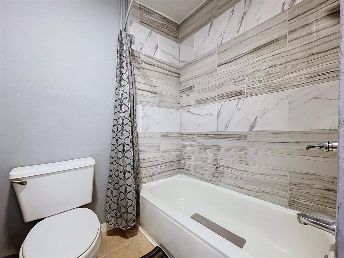 7907 SABAL DRIVE — photo 33 of 45