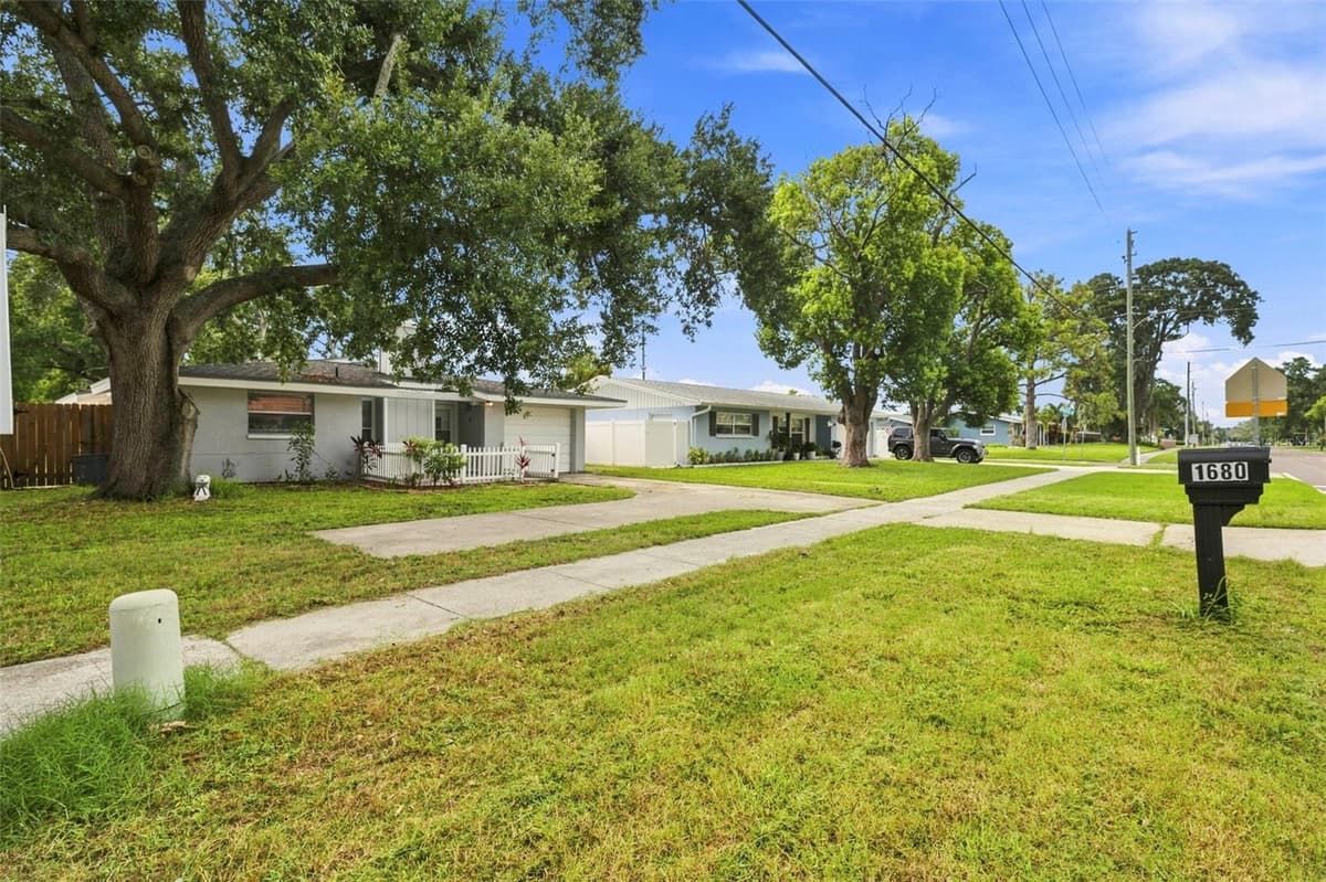1680 PINEHURST ROAD — photo 4 of 50