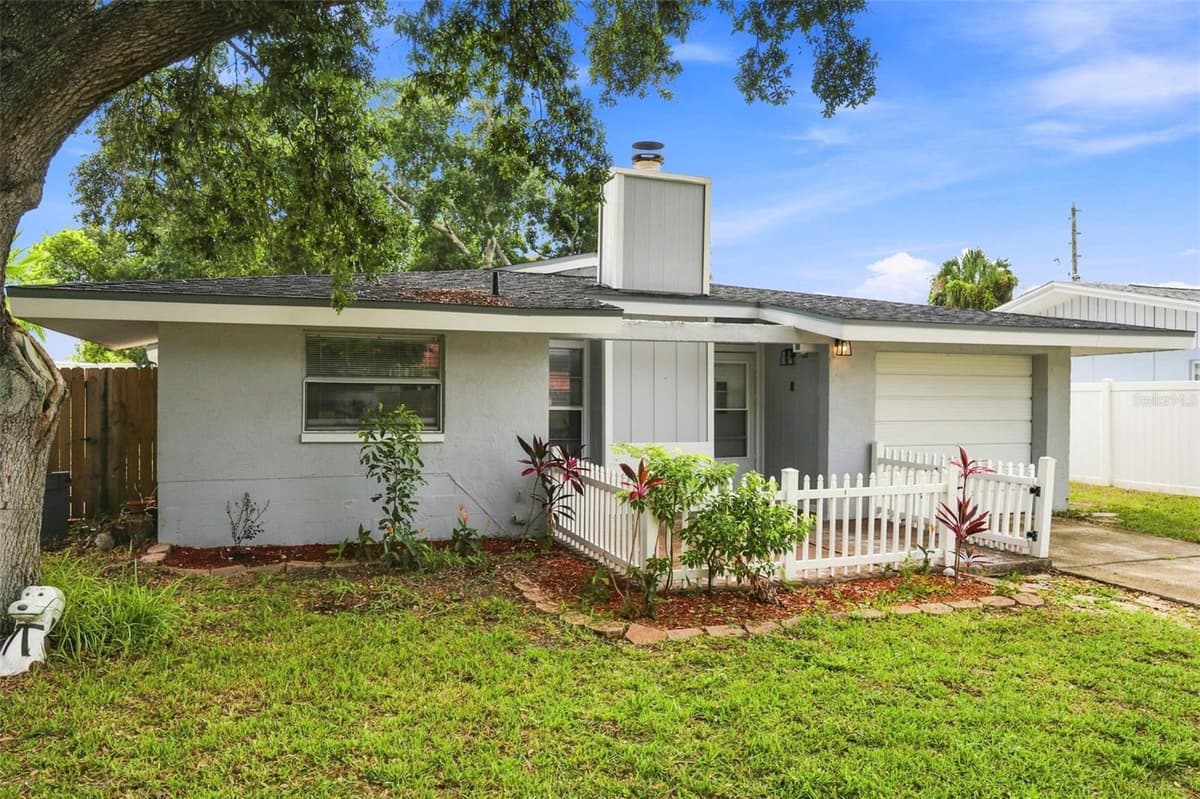 1680 PINEHURST ROAD — photo 3 of 50