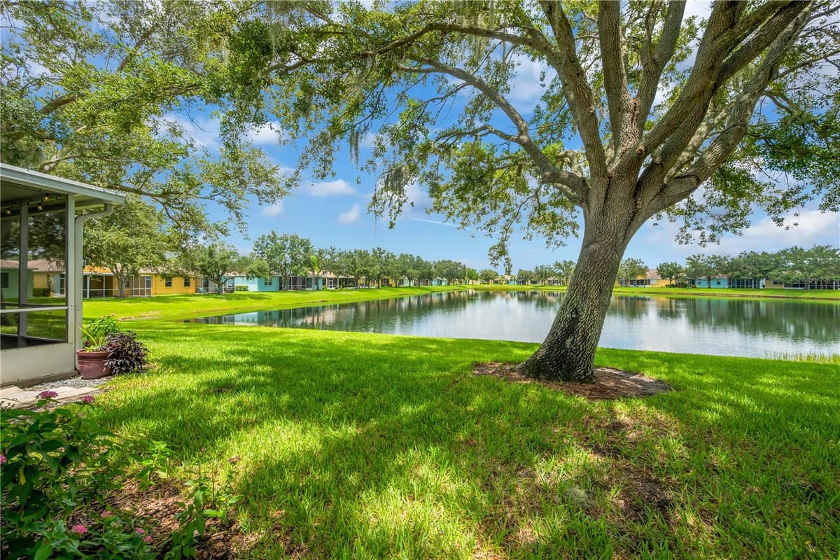 11517 CAPTIVA KAY DRIVE — photo 4 of 36
