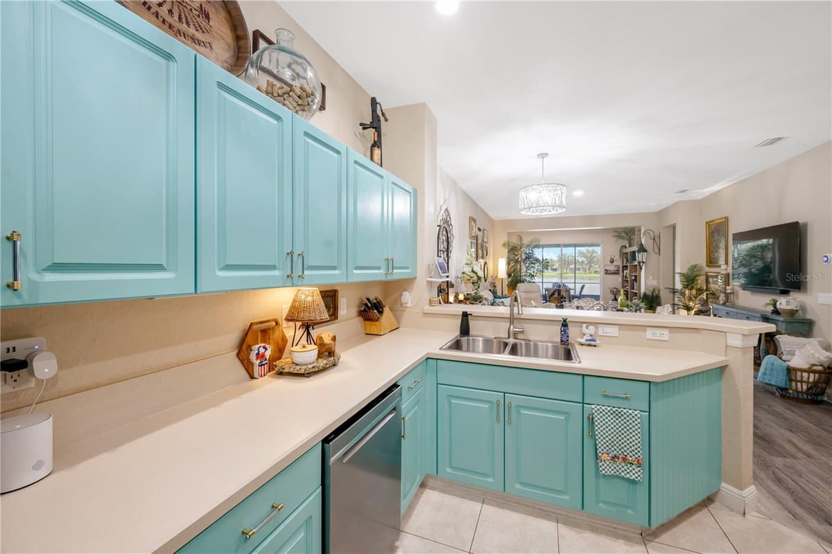 11517 CAPTIVA KAY DRIVE — photo 9 of 36