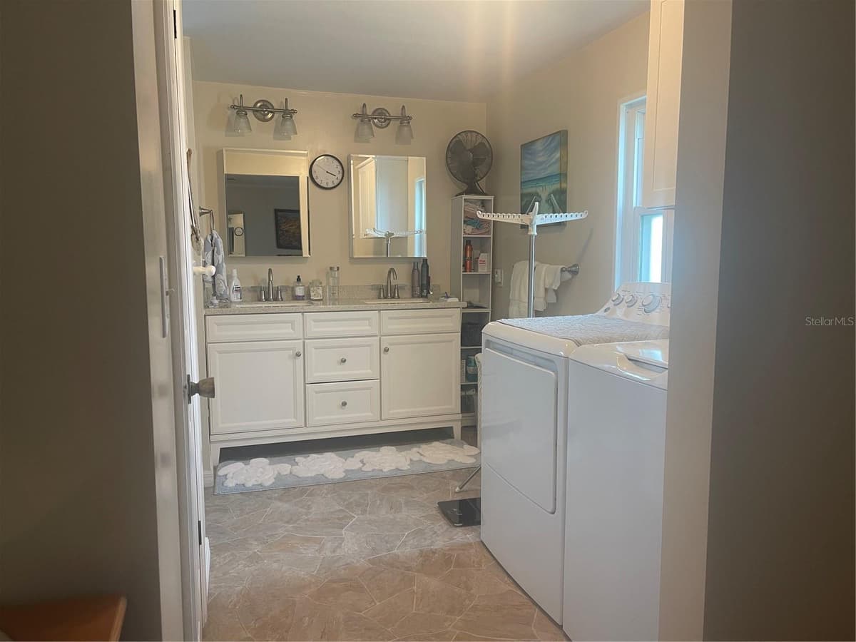 112 LYONIA LANE — photo 20 of 26