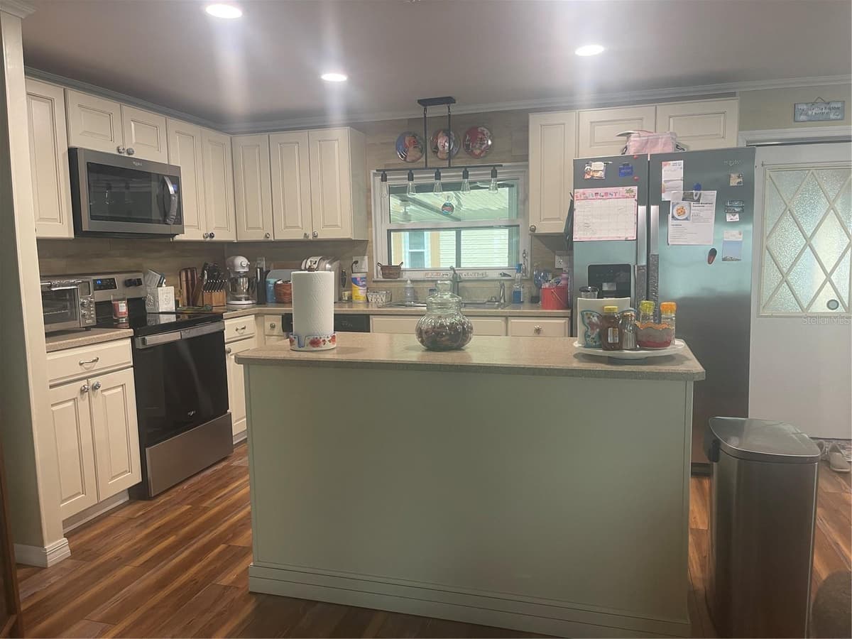 112 LYONIA LANE — photo 15 of 26