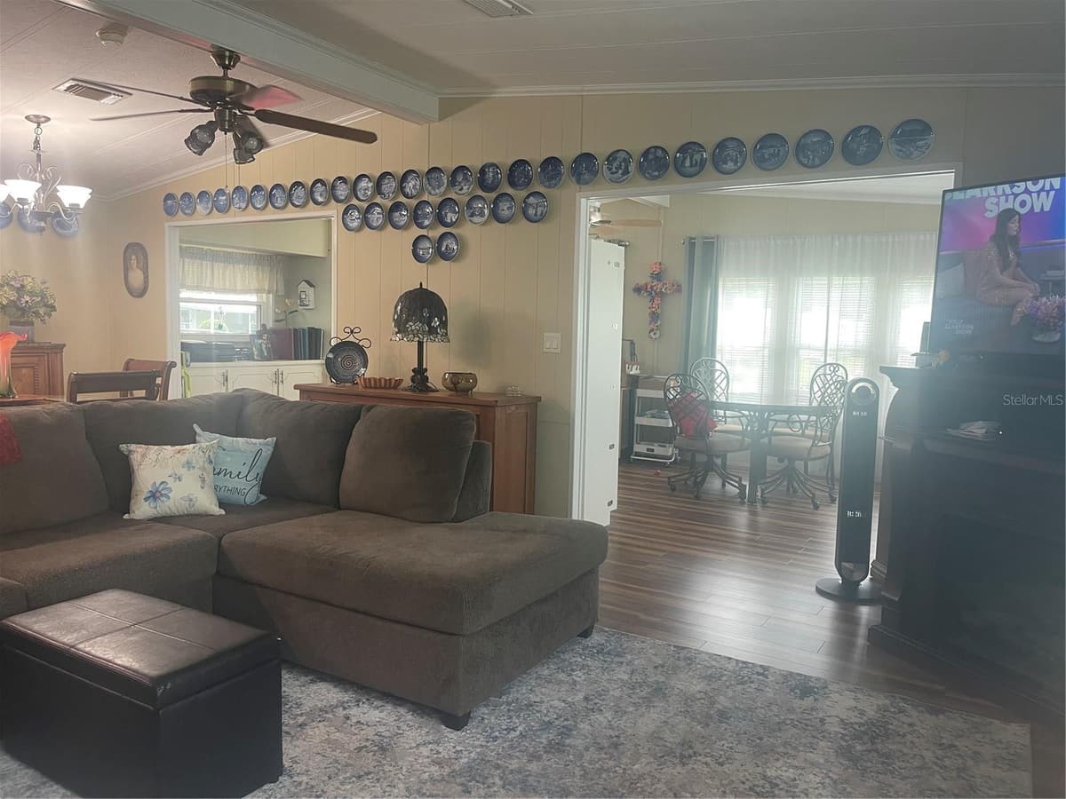 112 LYONIA LANE — photo 13 of 26