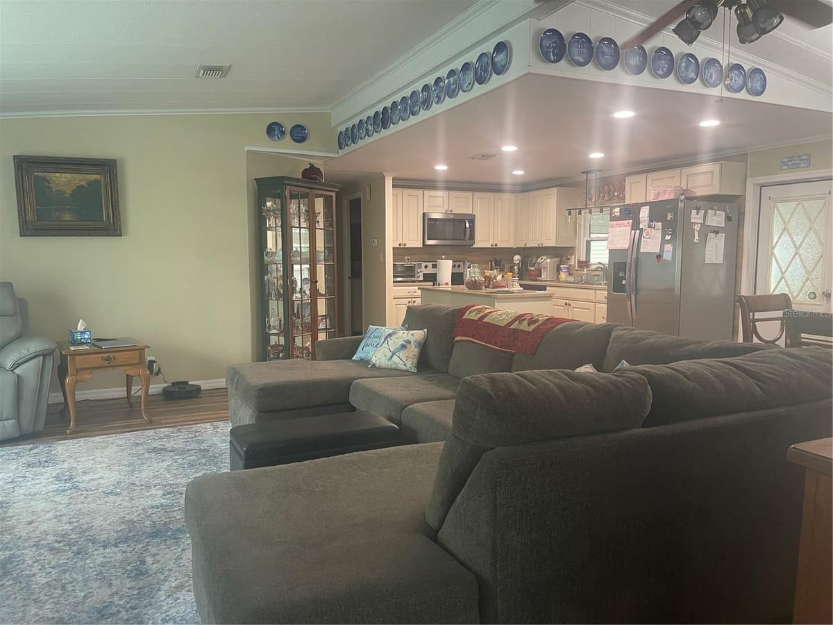 112 LYONIA LANE — photo 10 of 26