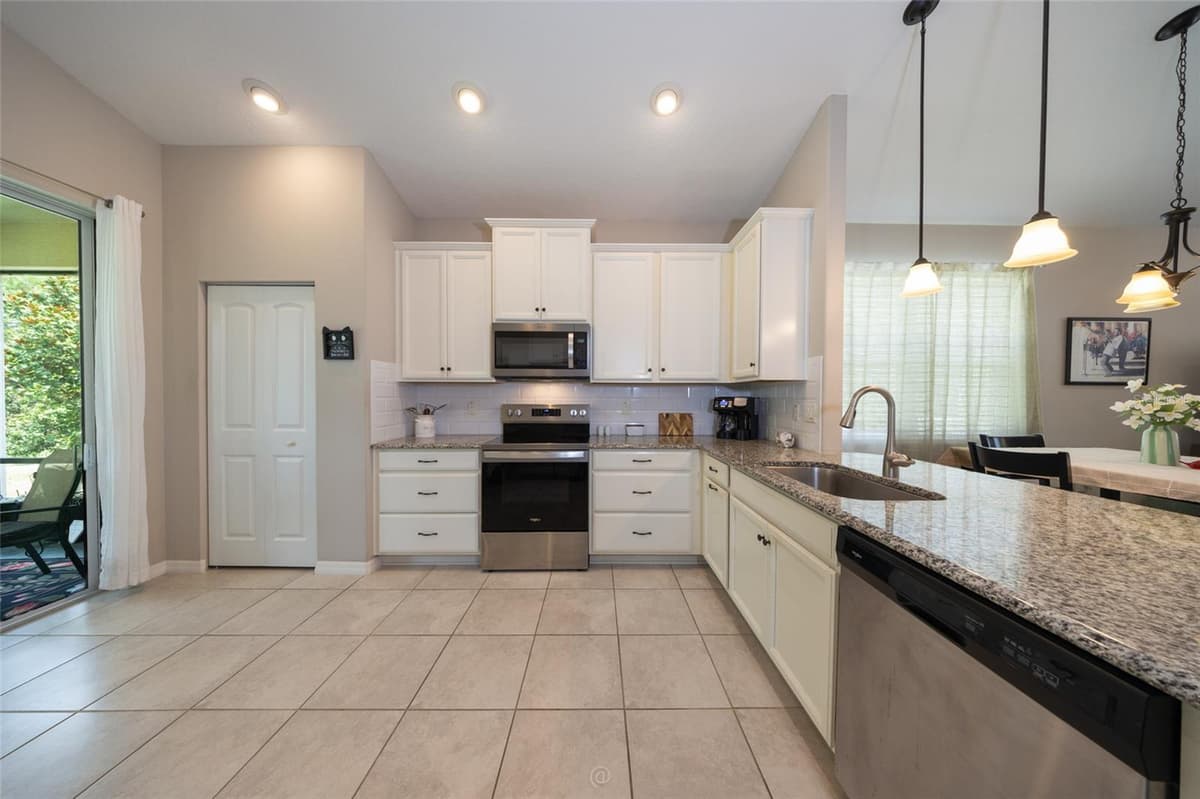 153 PARK PLACE CIRCLE — photo 5 of 32