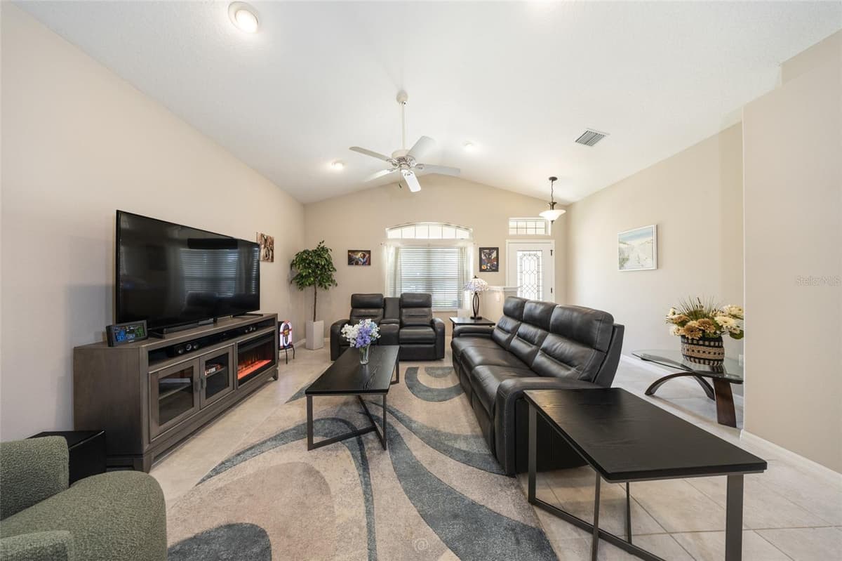 153 PARK PLACE CIRCLE — photo 8 of 32