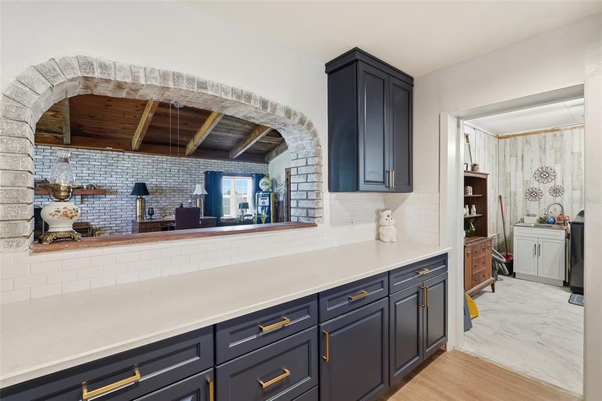 6902 JOHNSTON ROAD — photo 7 of 59