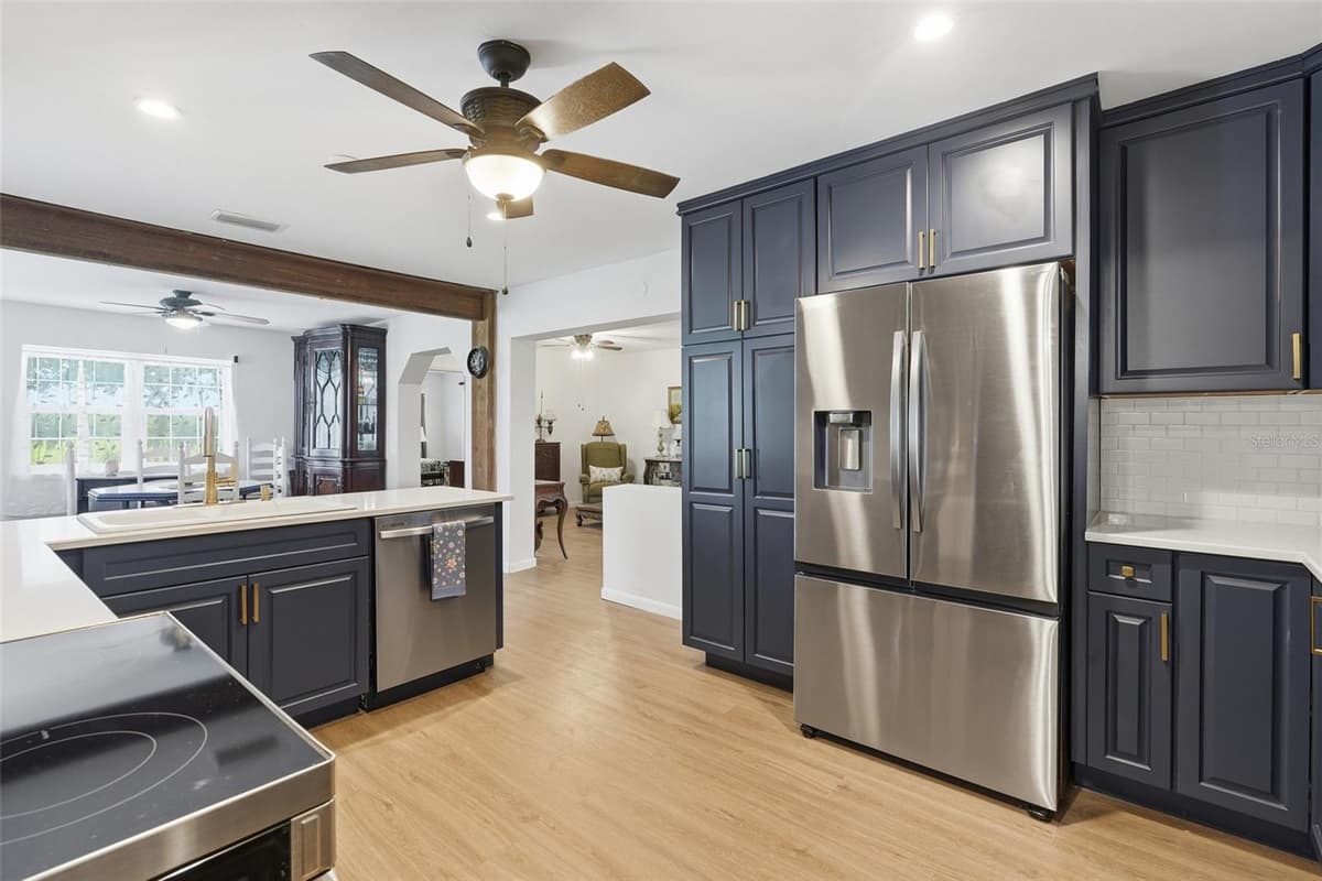 6902 JOHNSTON ROAD — photo 9 of 59