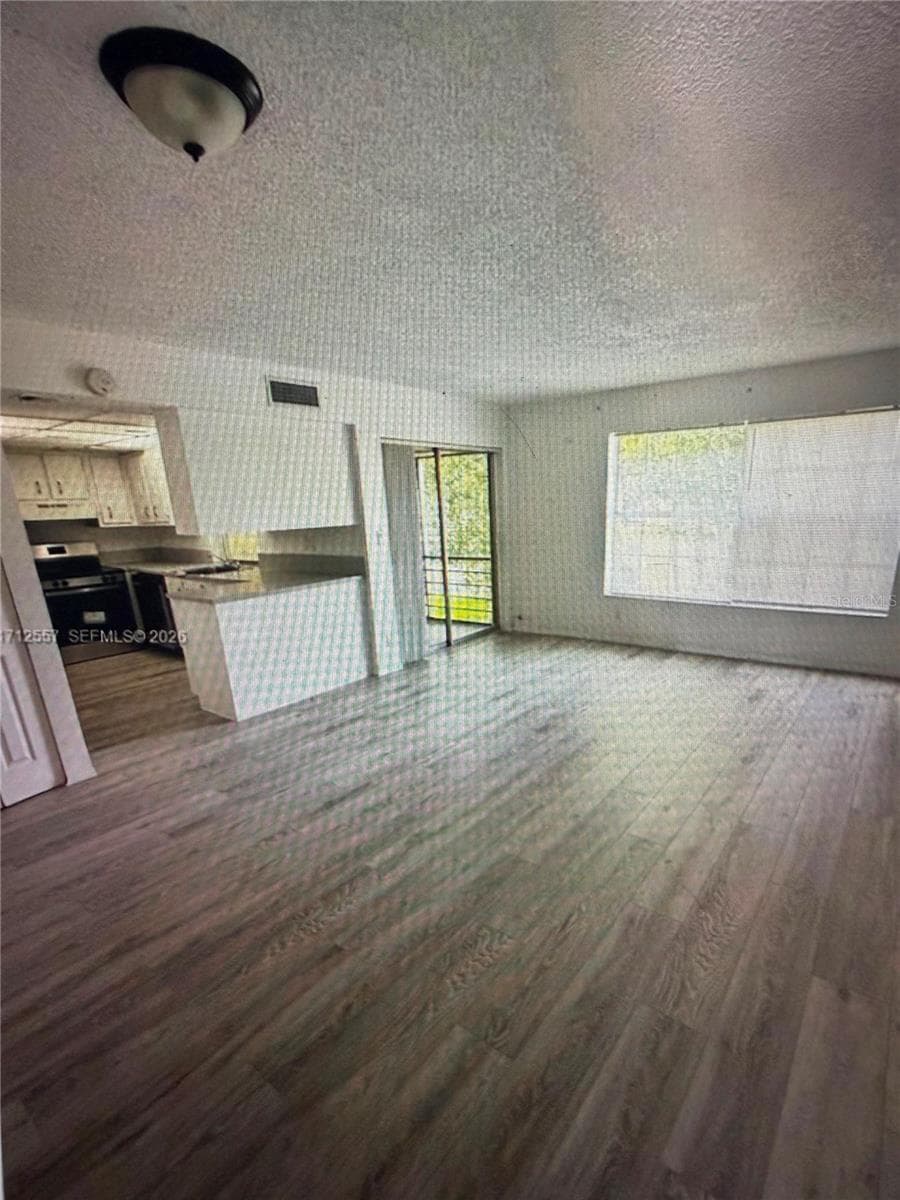 4241 19TH STREET — photo 4 of 12