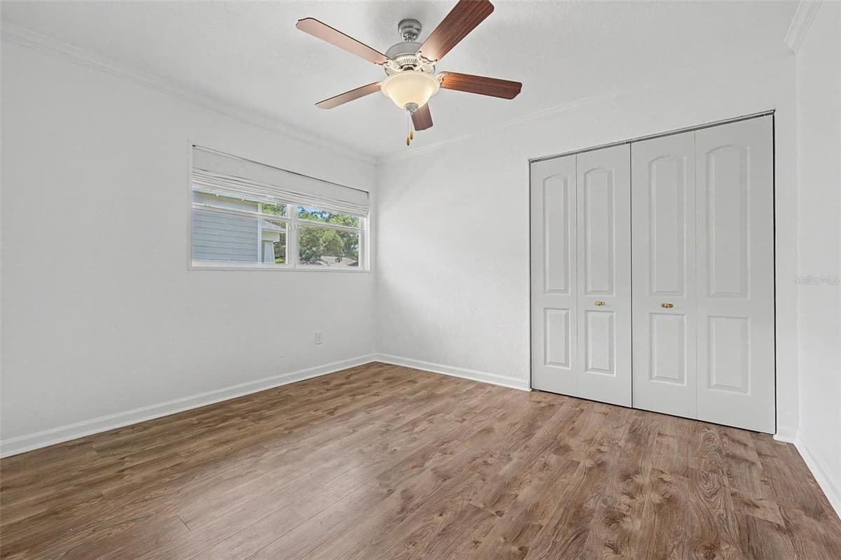 3913 LYNN AVENUE — photo 13 of 36