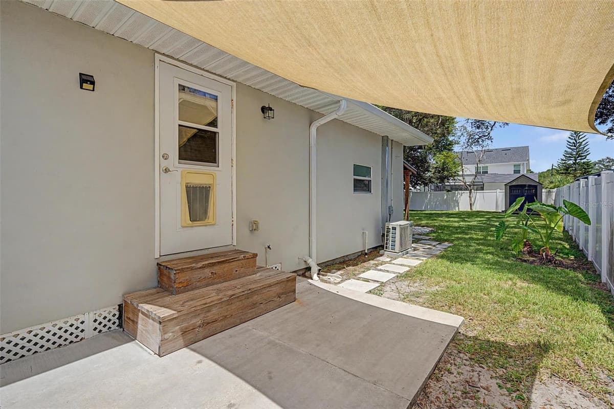 3913 LYNN AVENUE — photo 20 of 36