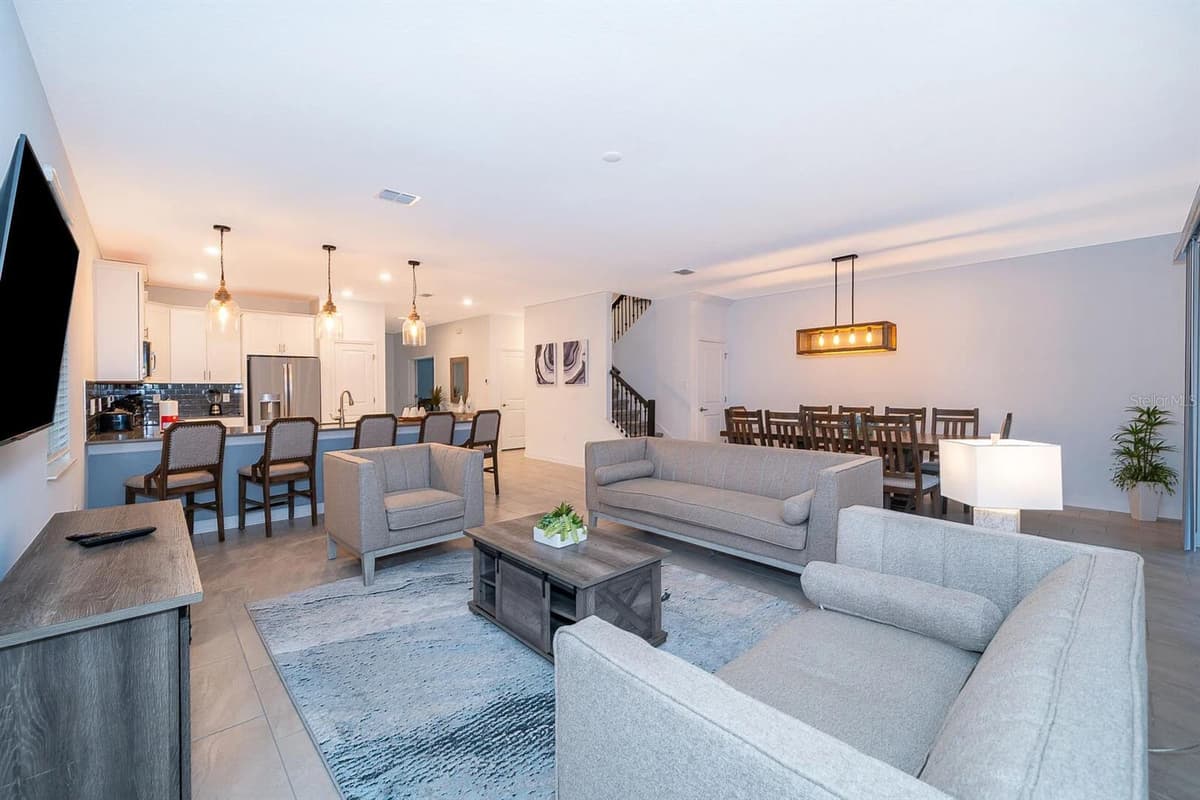 9056 SOMMERSET HILLS DRIVE — photo 13 of 43