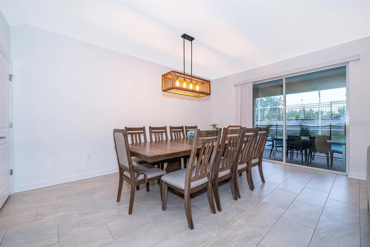 9056 SOMMERSET HILLS DRIVE — photo 16 of 43