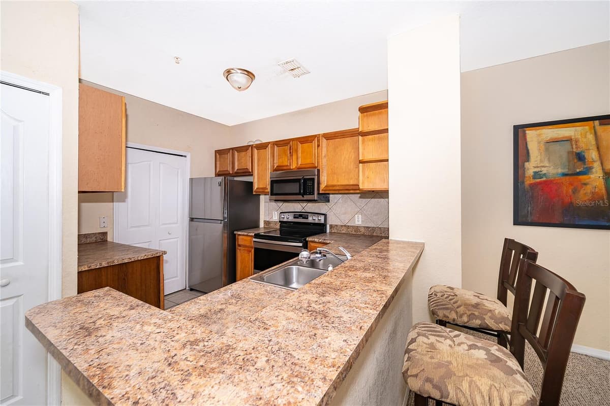 6141 METROWEST BOULEVARD — photo 4 of 26