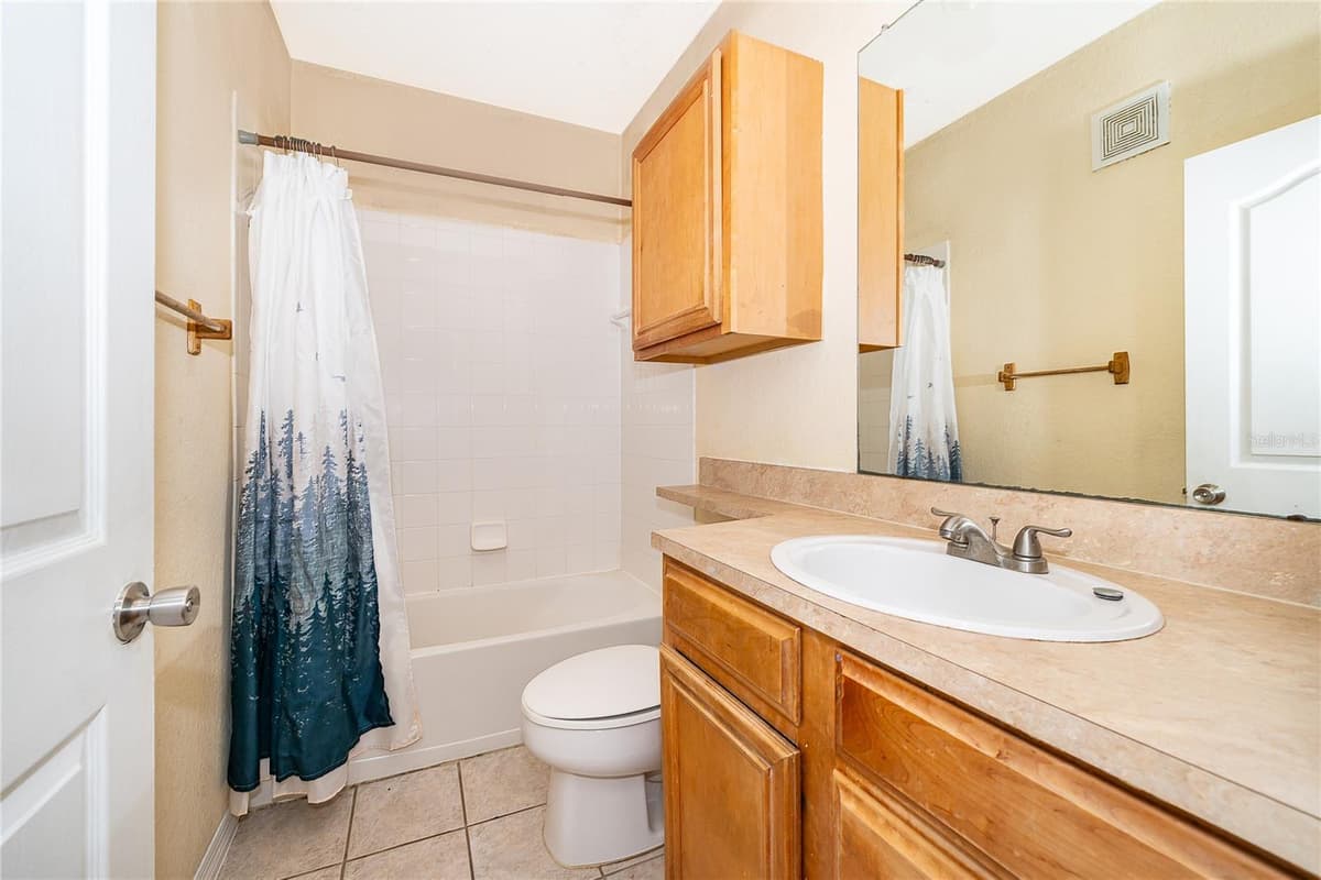 6141 METROWEST BOULEVARD — photo 10 of 26