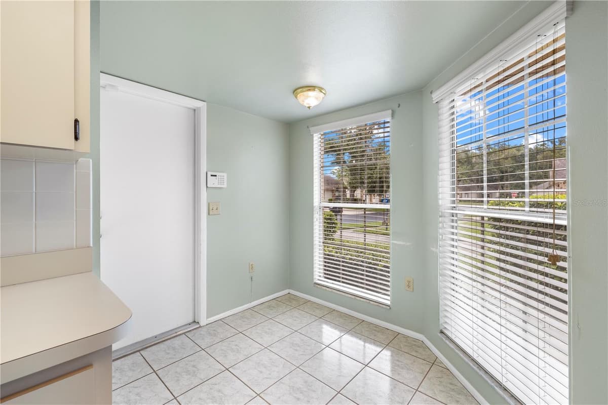 4739 CARRINGTON COURT — photo 13 of 51