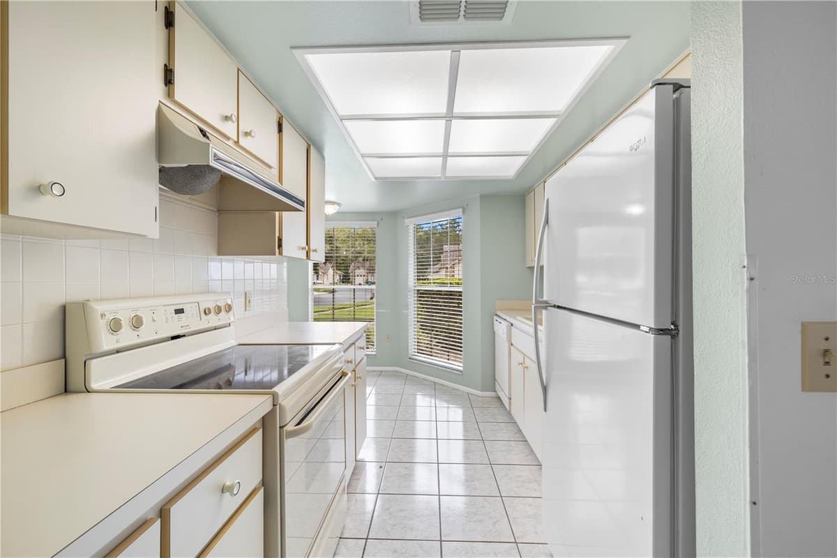 4739 CARRINGTON COURT — photo 11 of 51