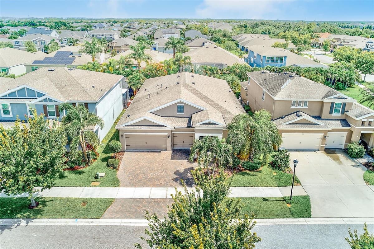 6916 NEOPOLITAN COURT — photo 45 of 53