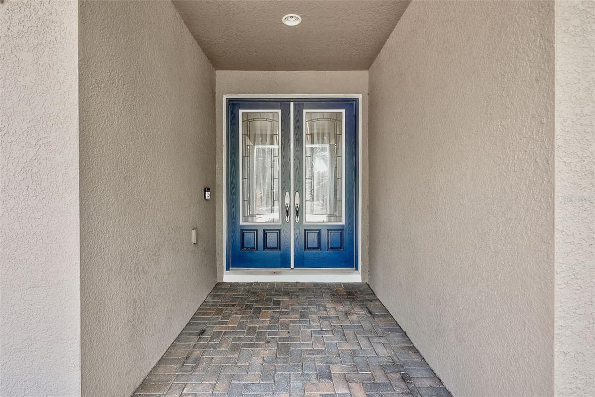 6916 NEOPOLITAN COURT — photo 39 of 53