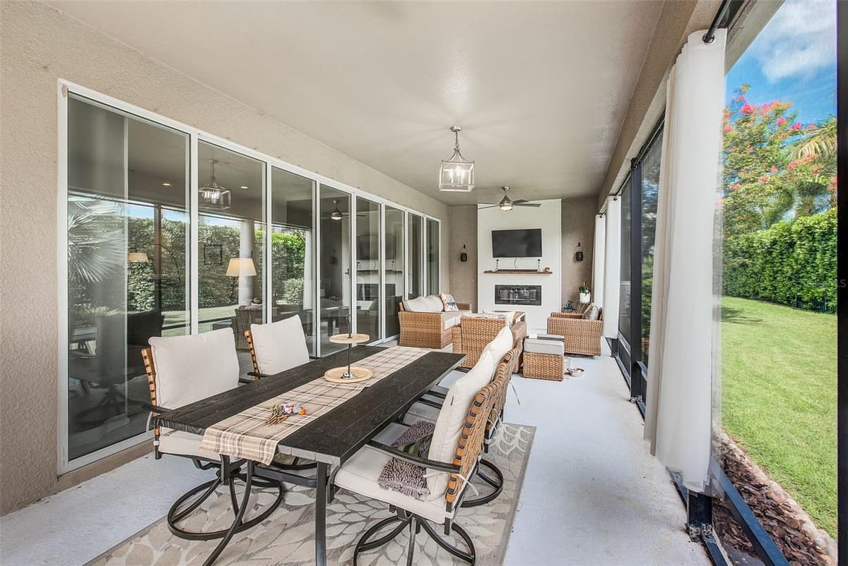 6916 NEOPOLITAN COURT — photo 36 of 53