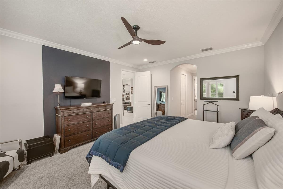 6916 NEOPOLITAN COURT — photo 19 of 53