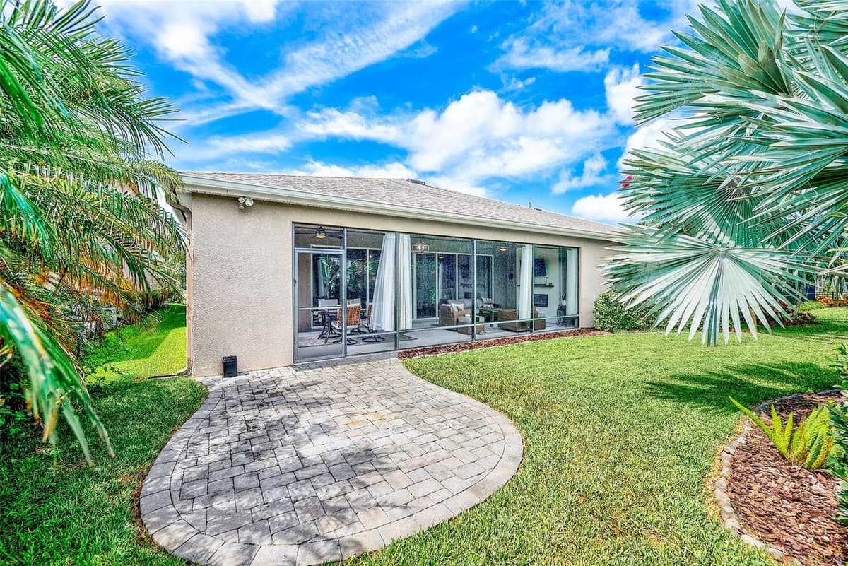 6916 NEOPOLITAN COURT — photo 41 of 53