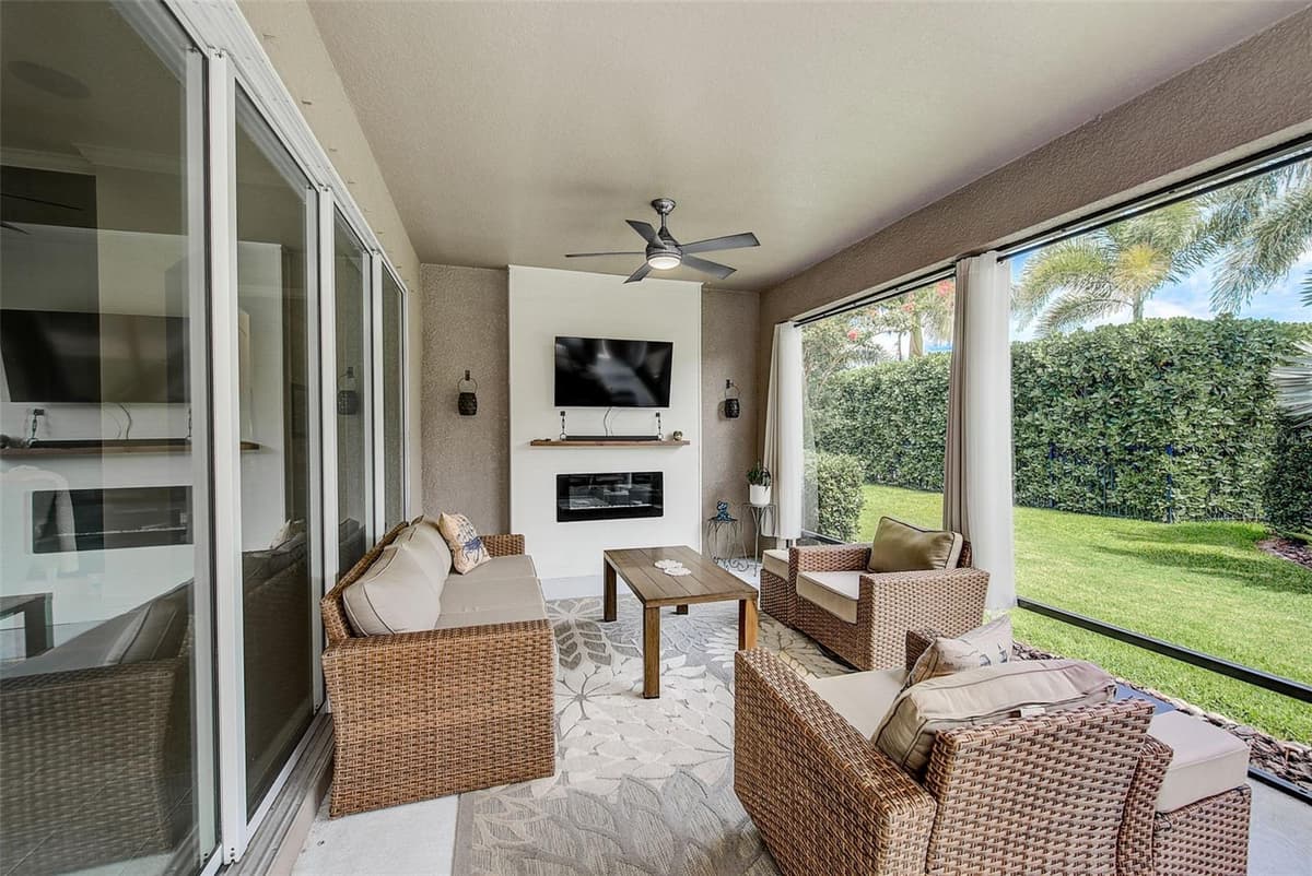 6916 NEOPOLITAN COURT — photo 34 of 53