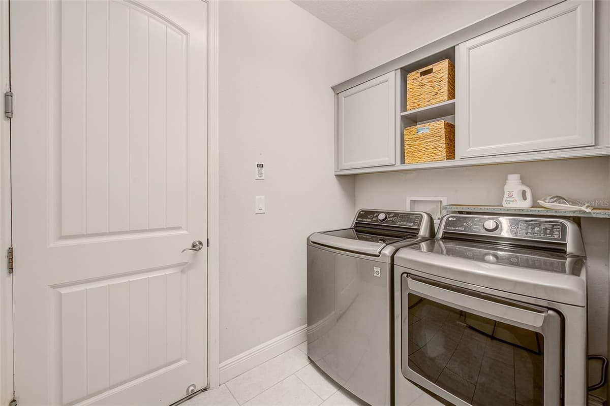 6916 NEOPOLITAN COURT — photo 24 of 53