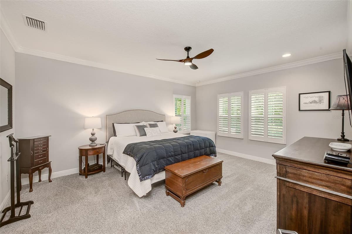 6916 NEOPOLITAN COURT — photo 17 of 53