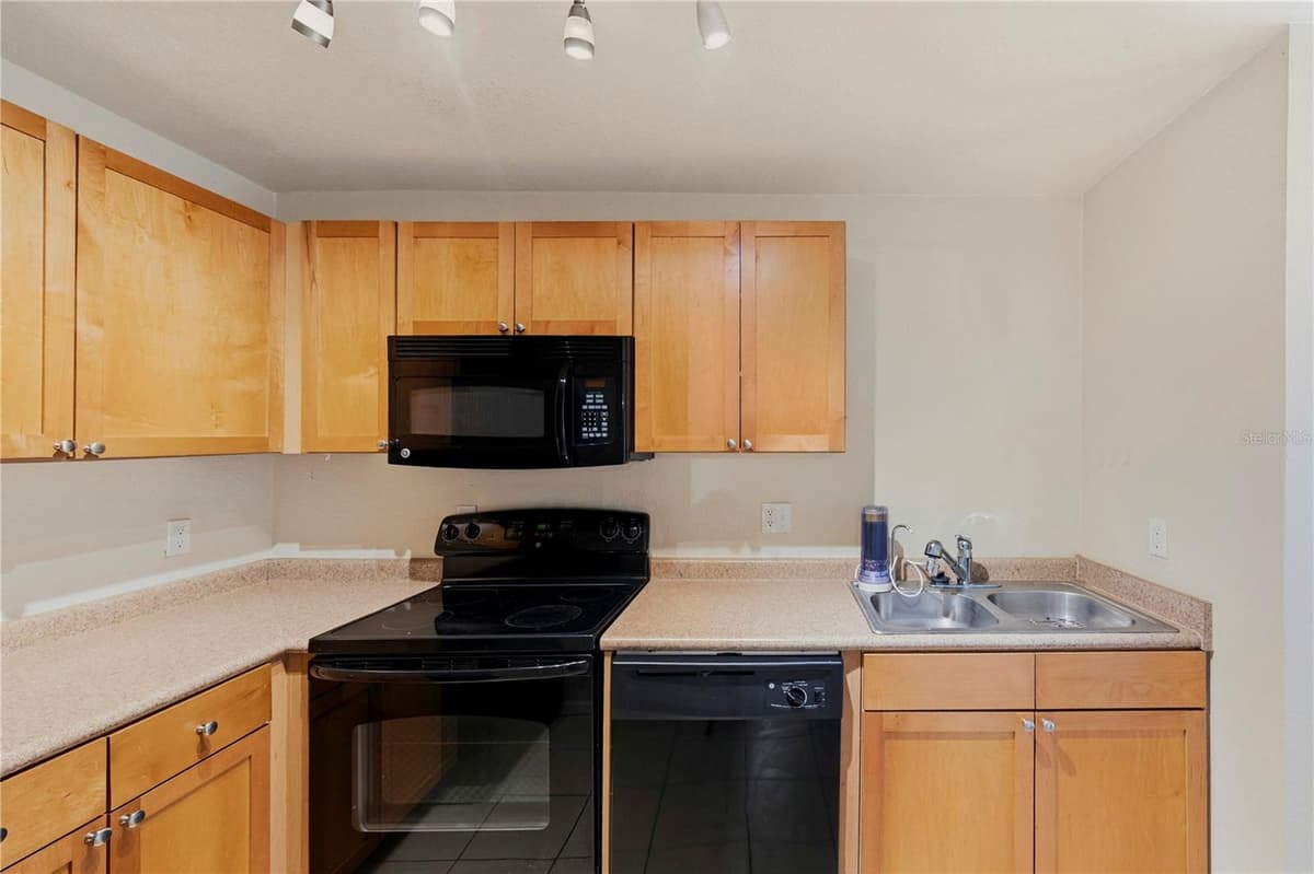 151 SEAHORSE DRIVE — photo 7 of 55