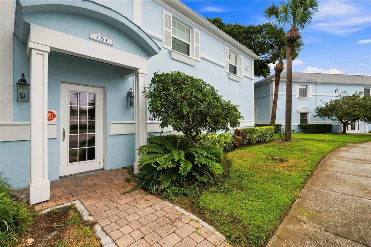 151 SEAHORSE DRIVE — photo 2 of 55