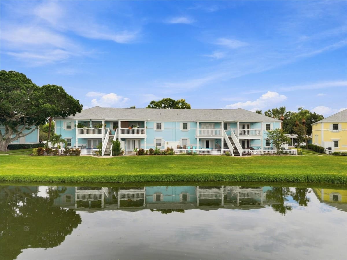 151 SEAHORSE DRIVE — photo 31 of 55