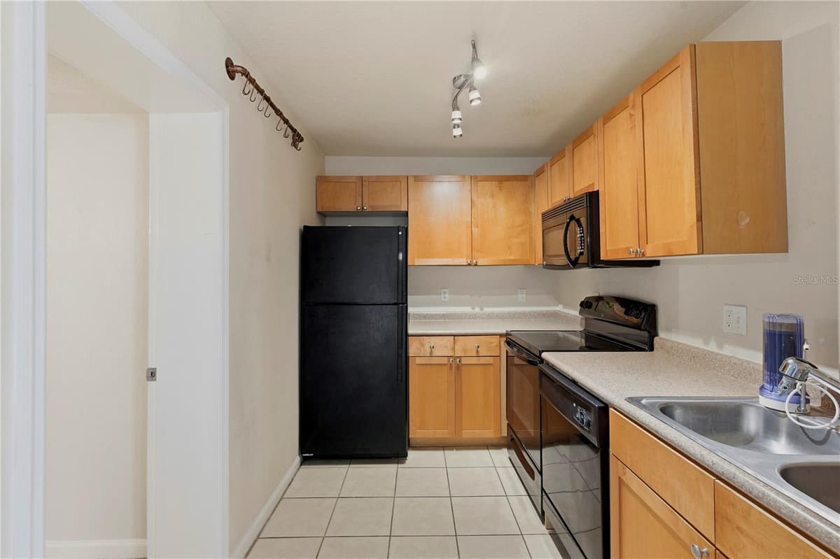 151 SEAHORSE DRIVE — photo 9 of 55