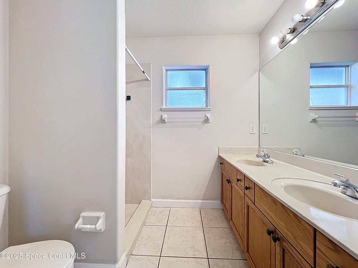 1582 PENTAX AVENUE — photo 18 of 26
