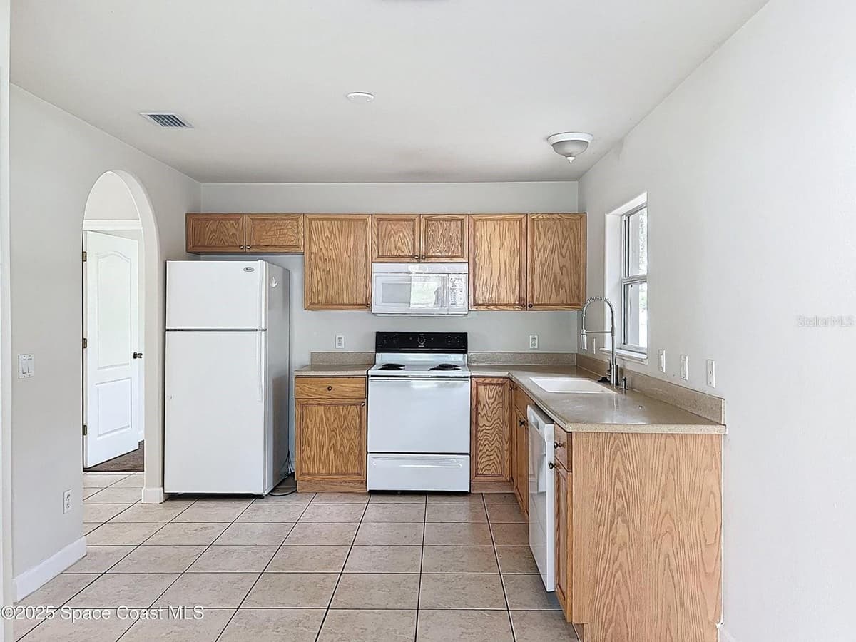 1582 PENTAX AVENUE — photo 10 of 26