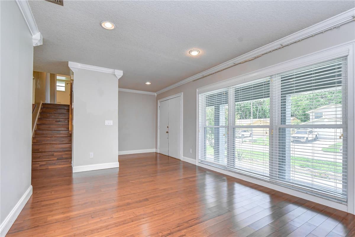 4723 SOUTHBREEZE DRIVE — photo 7 of 35