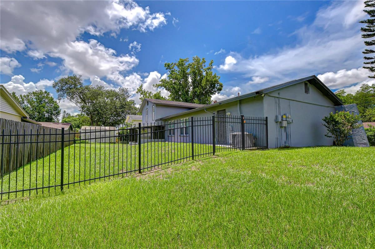 4723 SOUTHBREEZE DRIVE — photo 33 of 35