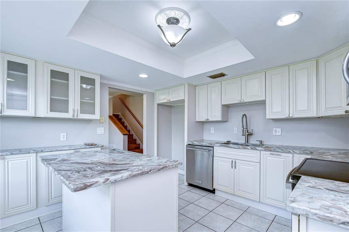 4723 SOUTHBREEZE DRIVE — photo 14 of 35
