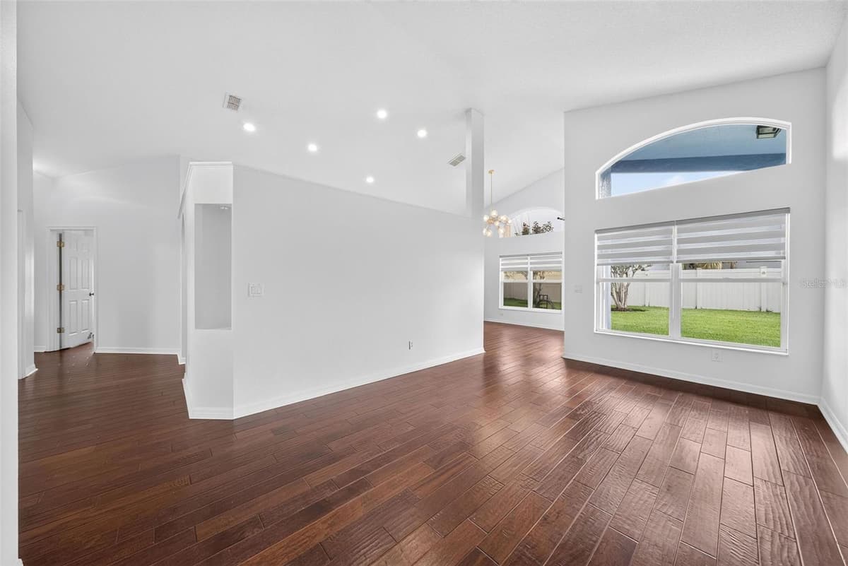 630 RIOMAR AVENUE — photo 5 of 35