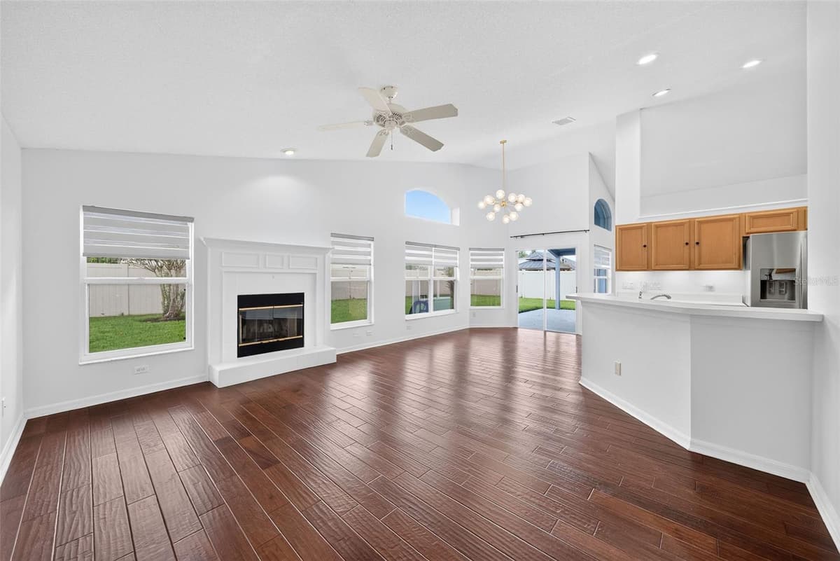 630 RIOMAR AVENUE — photo 10 of 35