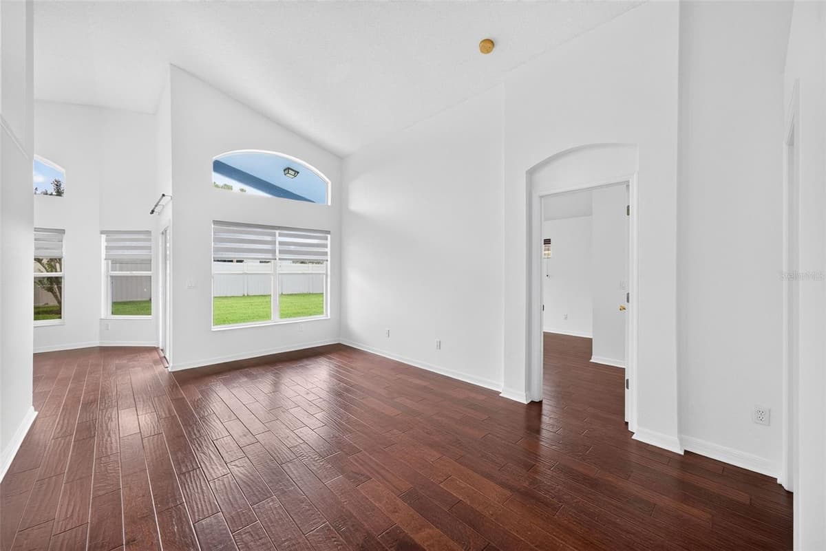 630 RIOMAR AVENUE — photo 4 of 35